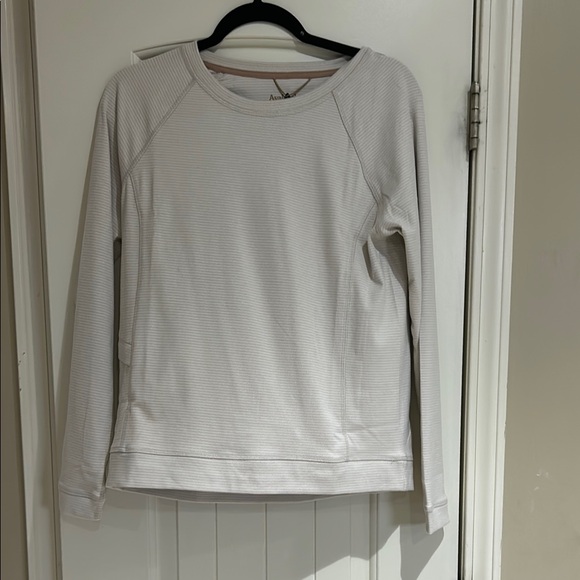 Avalanche SOFT Cream Long Sleeve Top - Picture 2 of 7
